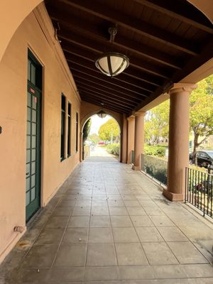 Fluster Cluck Hot Chicken by null