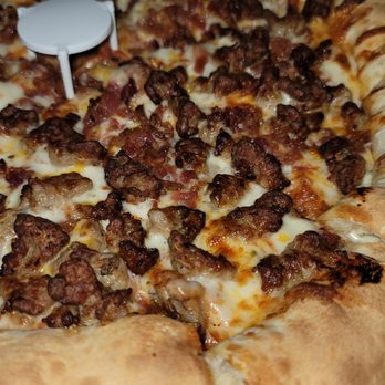 Round Table Pizza - Stuffed crust, Sausage & Bacon - Pizza Near Me - San Ramon, California