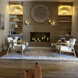 Illuminé Skin & Wellness - Sitting area