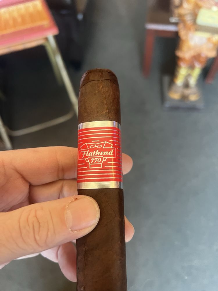 Oakleigh Beach Cigar