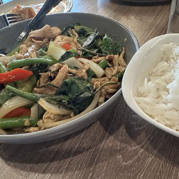 Chom Thai Kitchen - Thai Basil (Pad Kra Pao) - Thai Near Me - Concord, California
