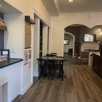 Botanical Fare - Inside- super clean! - Vegan Near Me - Charlottesville, Virginia