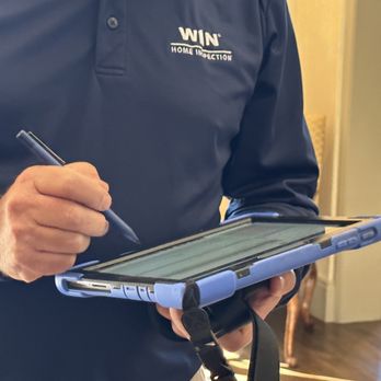 WIN Home Inspection - Home Inspector with Tablet - Home Inspectors Near Me - Wesley Chapel, Florida WIN Home Inspection - Home Inspector with Tablet - Home Inspectors Near Me - Wesley Chapel, Florida