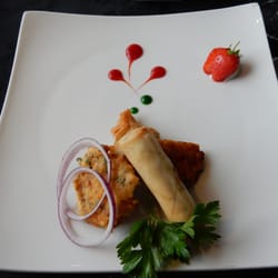 Cottage Balti - One of two identical plates of the Vegetarian Sampler for Two starter.
