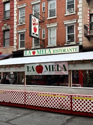 La Mela by null