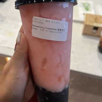 TBaar - Eagan - Strawberry Smoothie with Boba Pearls - Bubble Tea Near Me - Eagan, Minnesota