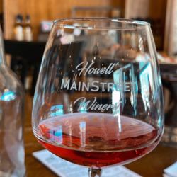 Howell's MainStreet Winery & Pizzeria