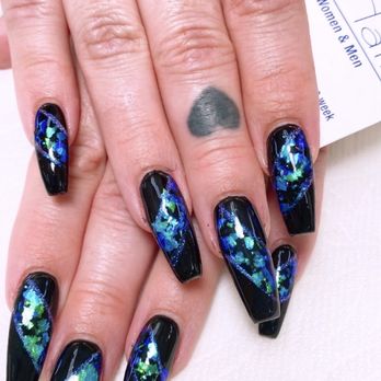 Queen Nails - Nails by Vicky - Nail Salons Near Me - Brea, California