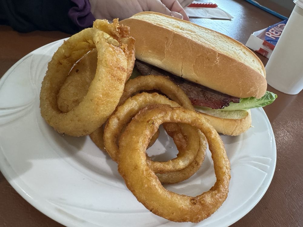 Pierpoint Bar & Grill Logo