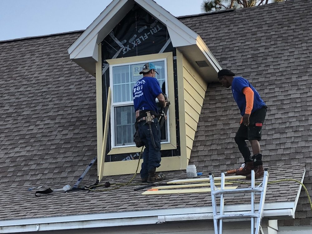 Slide of R & L Building Construction