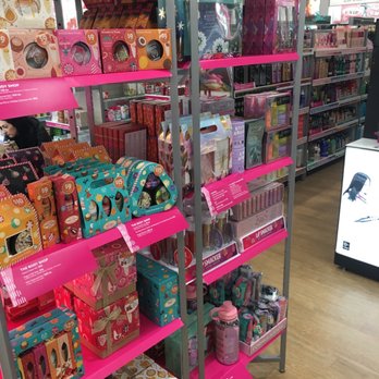 Ulta Beauty - Holiday gift sets are here! - Cosmetics & Beauty Supply Near Me - St Louis Park, Minnesota Ulta Beauty - Holiday gift sets are here! - Cosmetics & Beauty Supply Near Me - St Louis Park, Minnesota