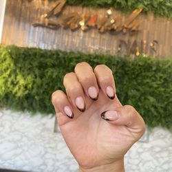 Lavish Nails