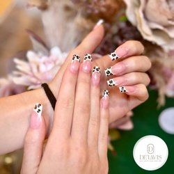 De'Lavis Nail Boutique and Spa