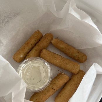 Round Up Pizza - Mozarella sticks - Pizza Near Me - Cambria, California Round Up Pizza - Mozarella sticks - Pizza Near Me - Cambria, California