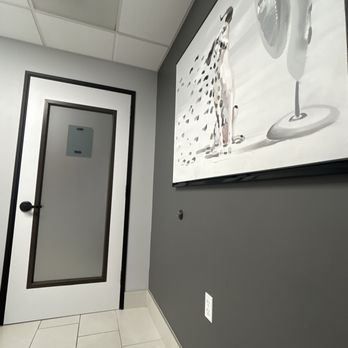 Inland Valley Veterinary Specialists & Emergency Center - One of the exam rooms - Veterinarians Near Me - Upland, California Inland Valley Veterinary Specialists & Emergency Center - One of the exam rooms - Veterinarians Near Me - Upland, California