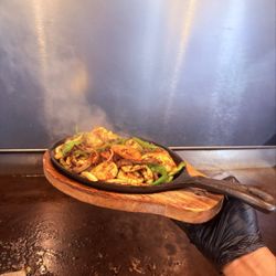 Lovo’s Bar & Grill - Fajita texanas