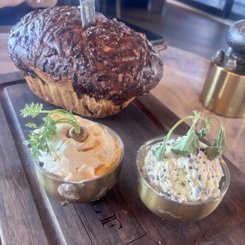 Wolf by Vanderpump at Caesars Republic Scottsdale - Wolf bread - Cocktail Bars Near Me - Scottsdale, Arizona Wolf by Vanderpump at Caesars Republic Scottsdale - Wolf bread - Cocktail Bars Near Me - Scottsdale, Arizona