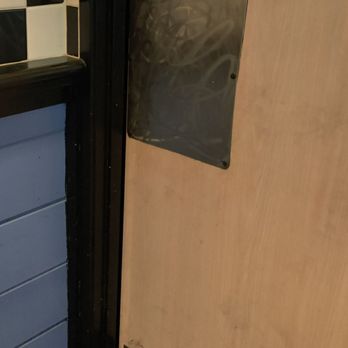 Pit Stop Diner - GROSS BATHROOM DOOR - Diners Near Me - Oceanside, California