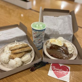 Rainbow Drive-In - corn beef hash w gravy is game changer - Hawaiian Near Me - Honolulu, Hawaii
