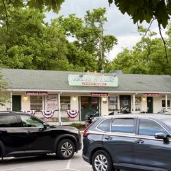 The Loveless Cafe - The outside of the restaurant. It's been there since the 50's!