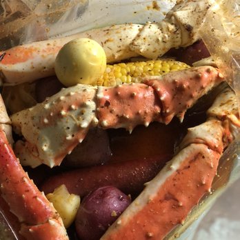 Cajun Boiling Crab - King Crab boil - Cajun/Creole Near Me - Detroit, Michigan