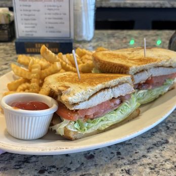 Early Harvest Diner - Grilled Chicken Club Sandwich - Breakfast & Brunch Near Me - Beverly, Massachusetts