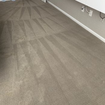Gonzalez Carpet Cleaning - Master bedroom carpet with the crisp clean lines - Carpet Cleaning Near Me Gonzalez Carpet Cleaning - Master bedroom carpet with the crisp clean lines - Carpet Cleaning Near Me