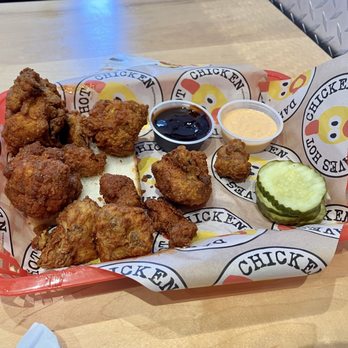 Dave's Hot Chicken - Cauli tender bites (medium) - Chicken Shop Near Me - Bloomington, Indiana