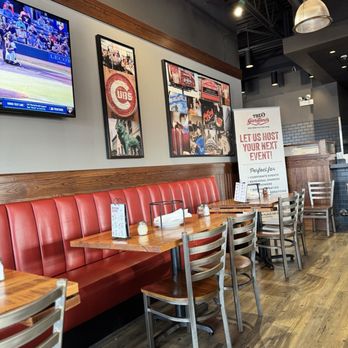 Giordano's - Pizza Near Me - Orland Park, Illinois