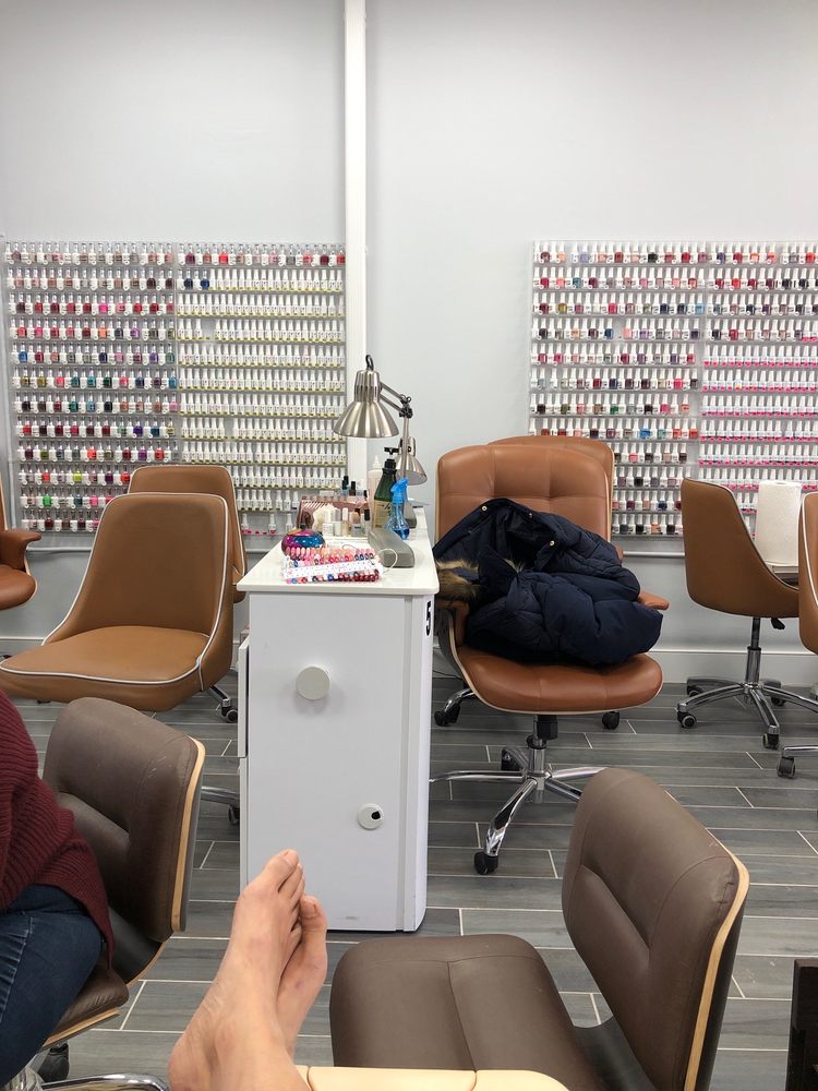 KEVIN’S NAILS Updated September 2024 22 Photos & 57 Reviews 19 N