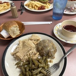 Cheryl's Country Diner - Loved the Turkey dinner.