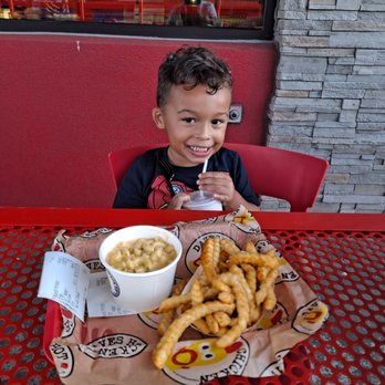 Dave's Hot Chicken - Chicken Shop Near Me - Plano, Texas