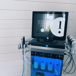 The Glow Aesthetics 808 - Hydrafacial MD