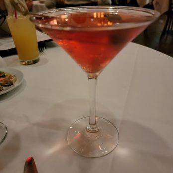 Erin's Isle - Cosmo - Italian Near Me - Whitestone, New York