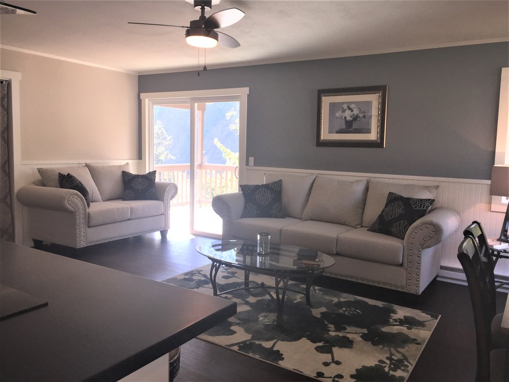 O’BRIEN REAL ESTATE Updated July 2024 52 Photos 111 N Washington