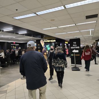 TD Garden - Main lobby - Stadiums & Arenas Near Me - Boston, Massachusetts TD Garden - Main lobby - Stadiums & Arenas Near Me - Boston, Massachusetts
