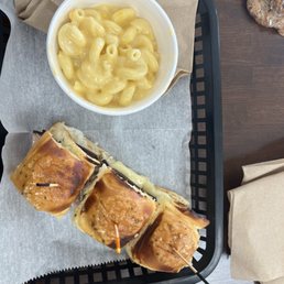 Ham and Swiss with Mac and cheese Ham and Swiss with Mac and cheese