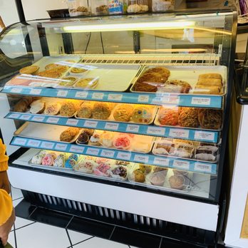 Lilly Mae's Cinnamon Rolls - Bakeries Near Me - Monterey, California