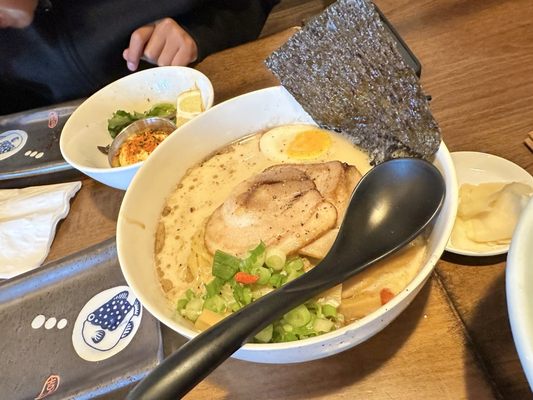 NINNIKU RAMEN IZAKAYA by null