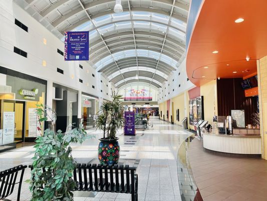 Boulevard Mall by null