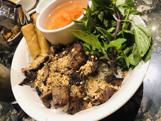 Pho Tay Ho by null