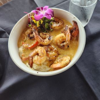 Noir Kitchen & Cocktails - Shrimp and grits - Soul Food Near Me - Nashville, Tennessee