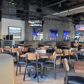 Yard House - Block 59 - New American Near Me - Naperville, Illinois