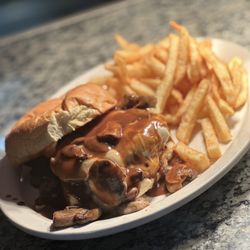 Ruthie's Family Restaurant - Smothered Mushroom & Swiss Burger