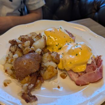 Il Solito - Eggs benedict - Italian Near Me - Portland, Oregon Il Solito - Eggs benedict - Italian Near Me - Portland, Oregon