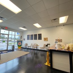 Such a cute inside area with seating! Such a cute inside area with seating!