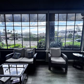 Upham Hotel - Lovely sitting area in lobby - Hotels Near Me - Santa Barbara, California
