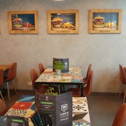 Lion's Premium Burger