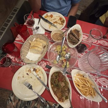 Louis' Basque Corner - This is the meal!! It comes with bread, soup, salad, wine, fries and whatever entree you order. - Basque Near Me - Reno, Nevada