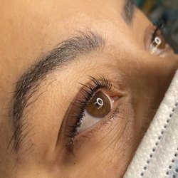 Truly Yours Beauty - Lash Lift w Tint